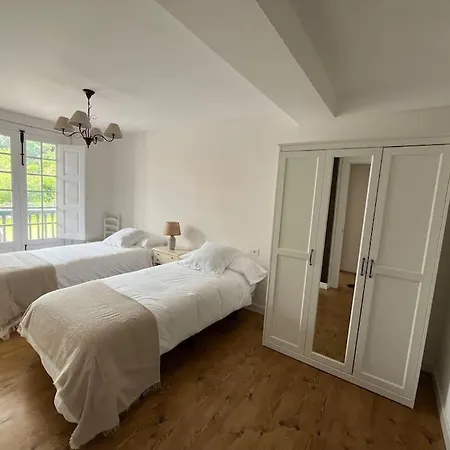 펜션 Preciosa Casa Cantabra En Pando